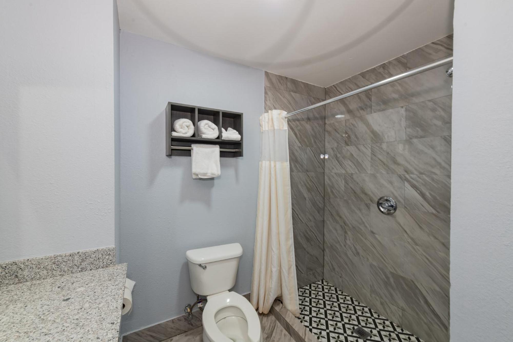 Jamestown Inn & Suites 리버데일 외부 사진